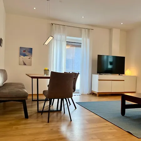 Living - Premium Stadtwohnung Daire
